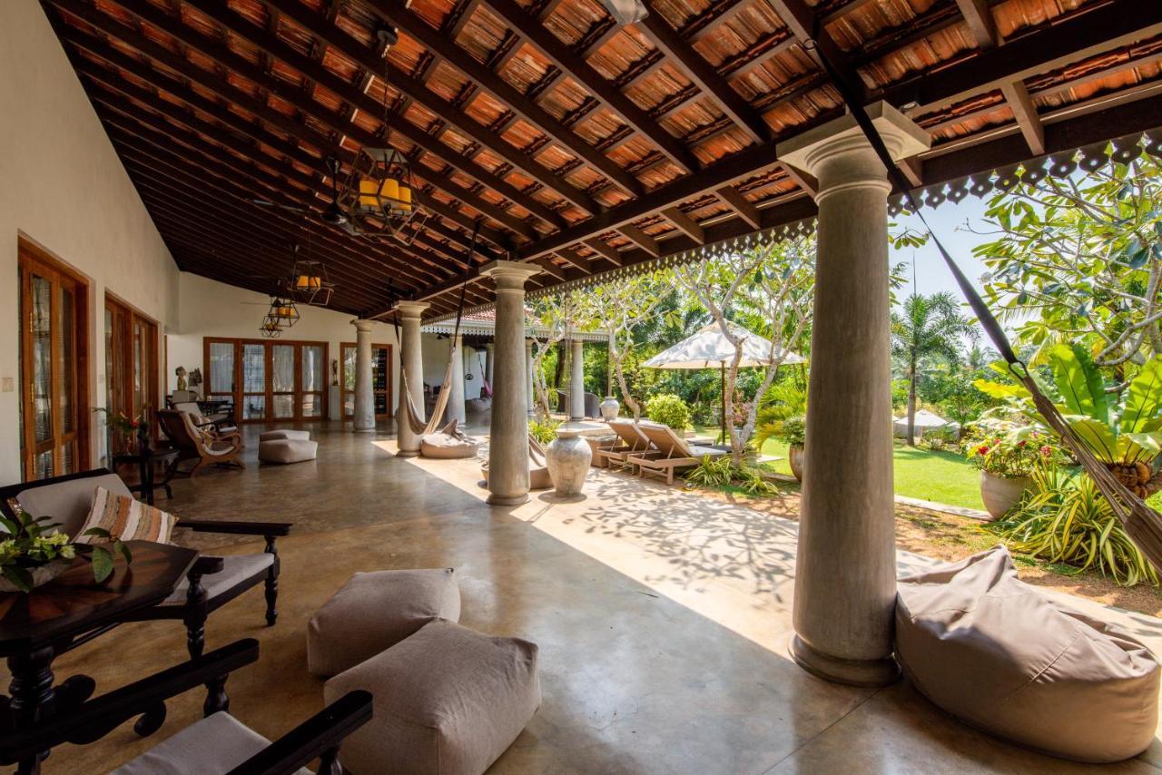Tropical House - Jungleside Villa Хиккадува Экстерьер фото