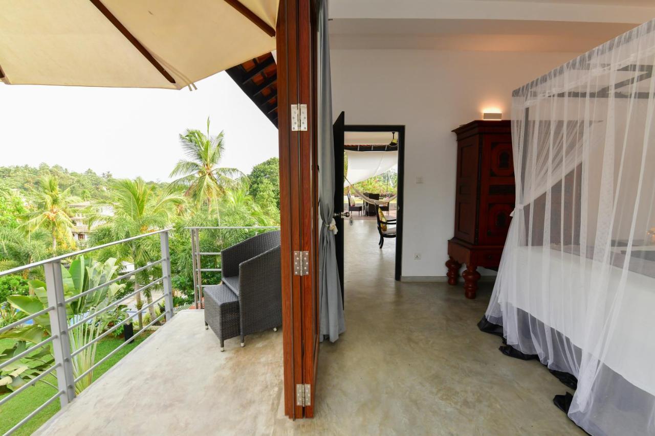 Tropical House - Jungleside Villa Хиккадува Экстерьер фото