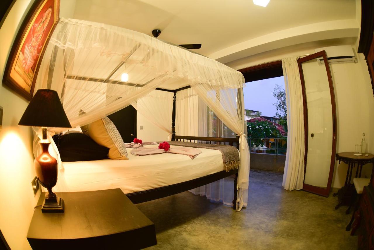 Tropical House - Jungleside Villa Хиккадува Экстерьер фото