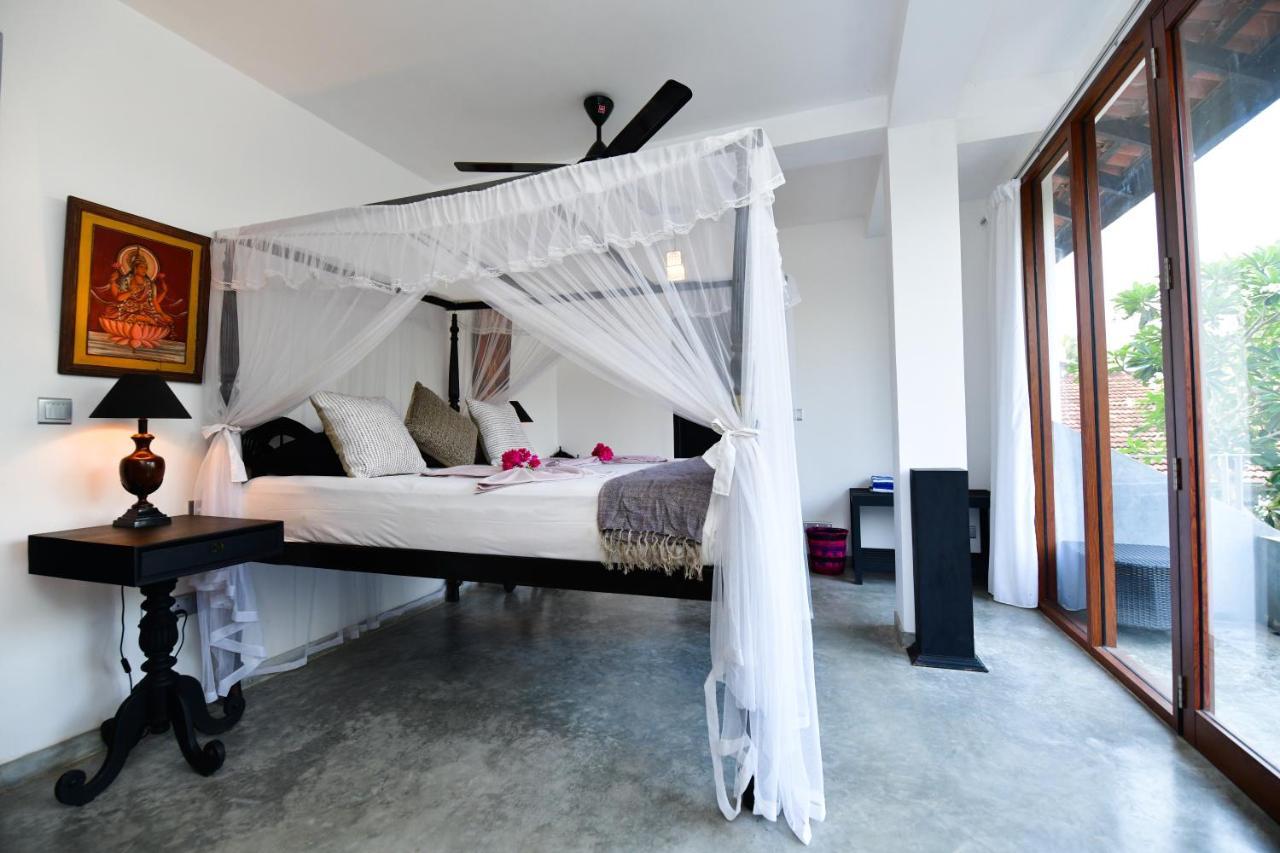 Tropical House - Jungleside Villa Хиккадува Экстерьер фото