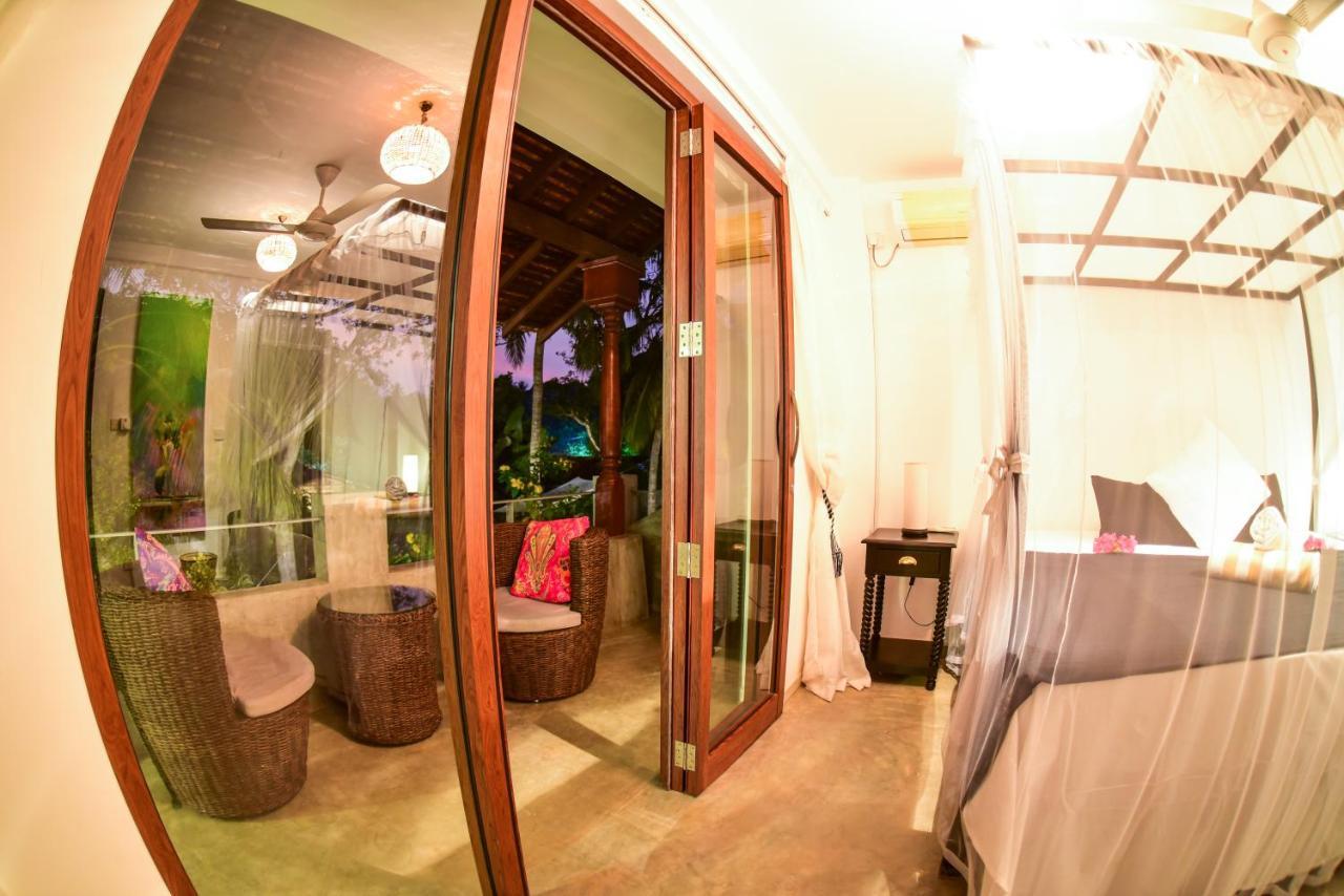 Tropical House - Jungleside Villa Хиккадува Экстерьер фото