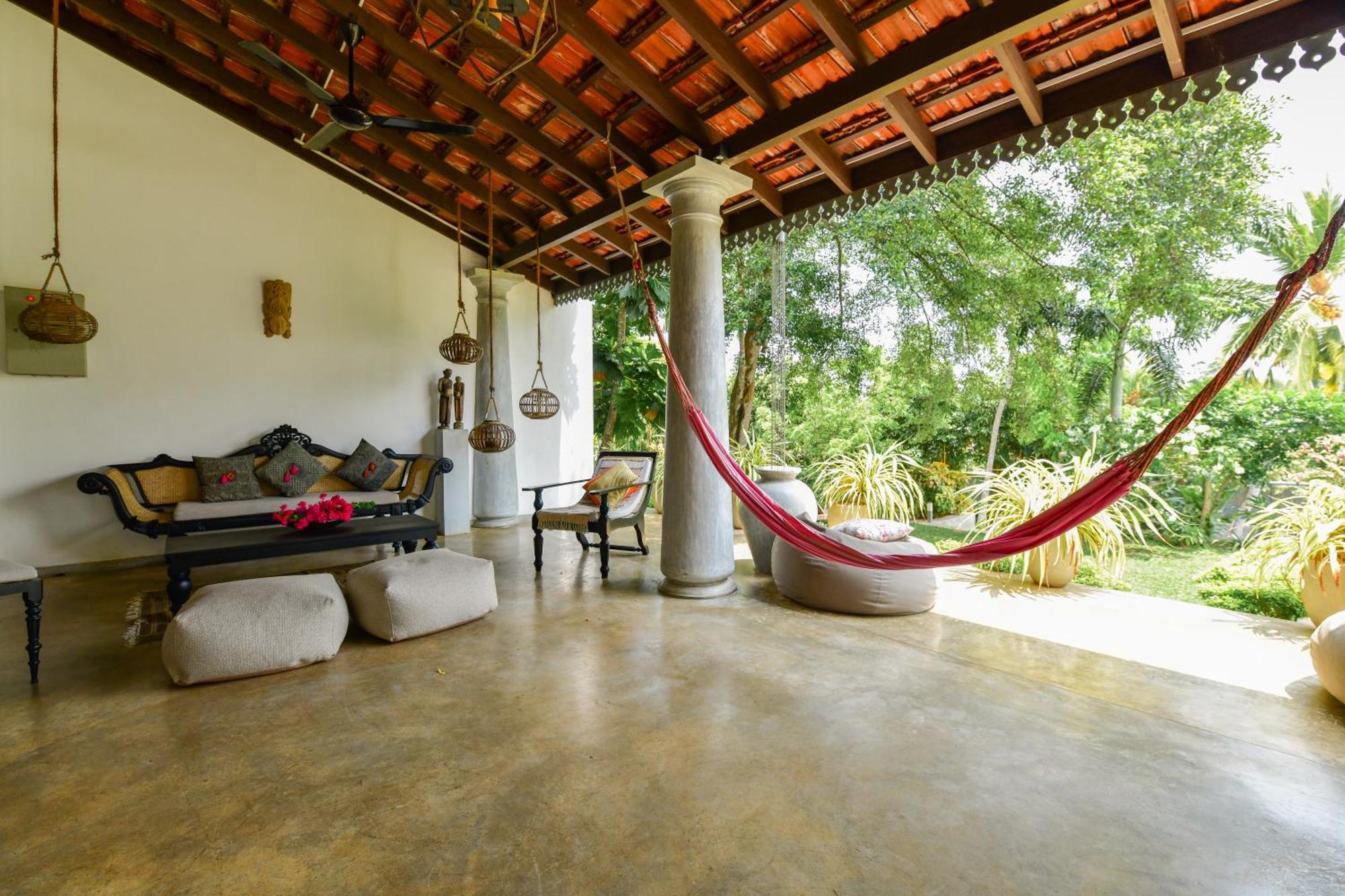 Tropical House - Jungleside Villa Хиккадува Номер фото