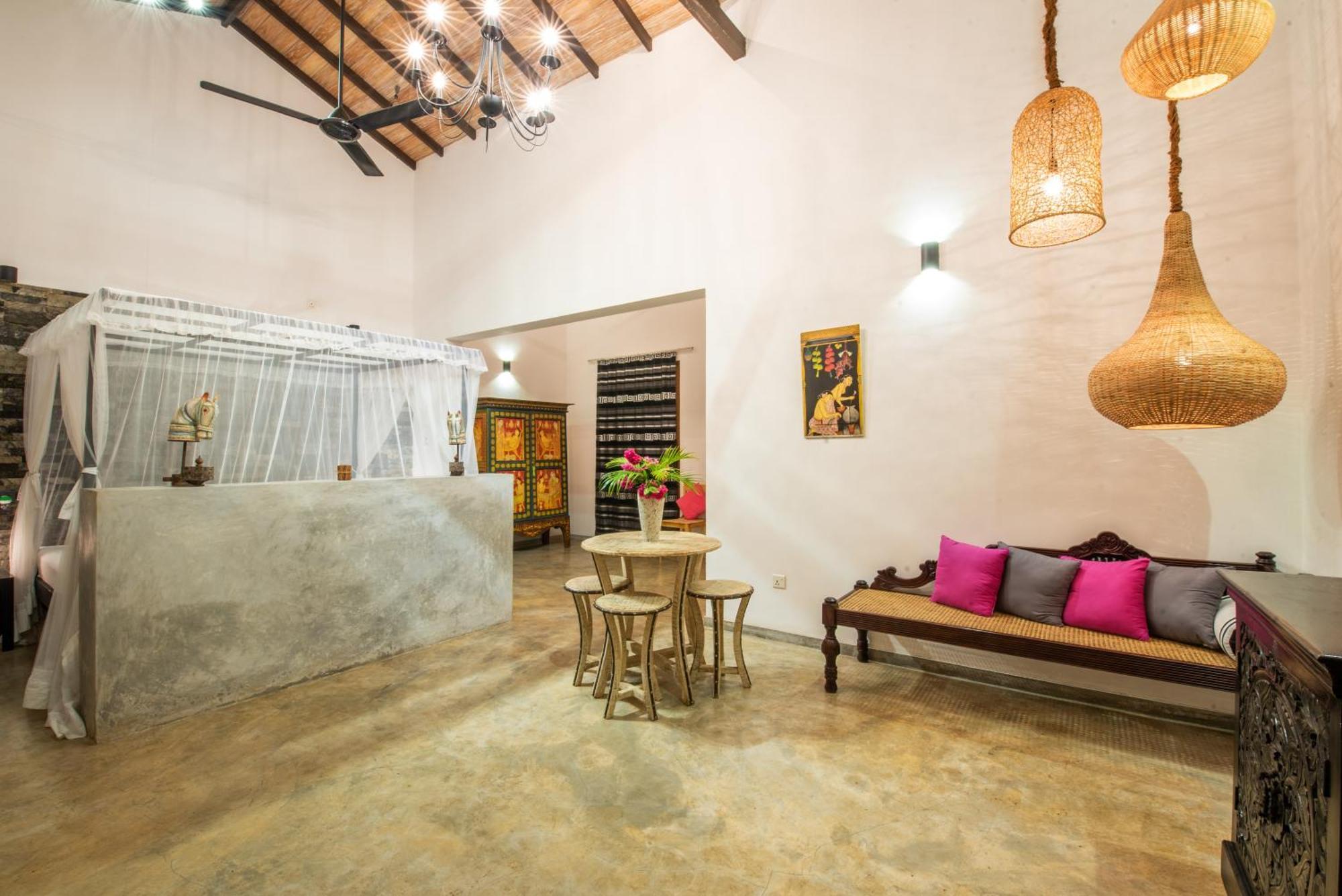 Tropical House - Jungleside Villa Хиккадува Номер фото