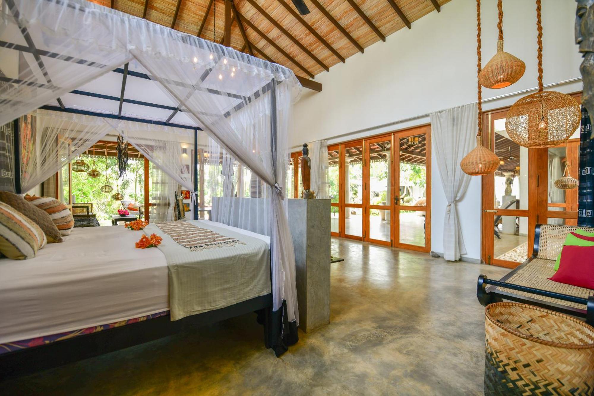 Tropical House - Jungleside Villa Хиккадува Номер фото